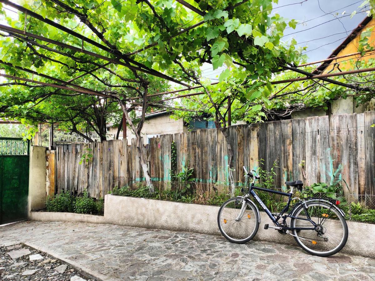Guesthouse Ttt Tbilisi Exterior photo